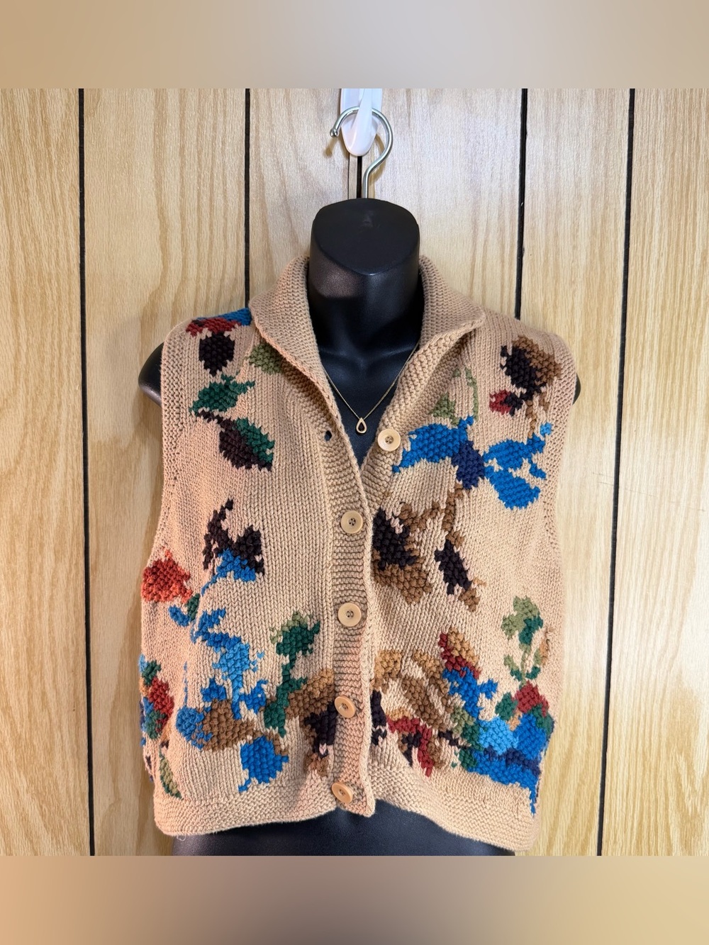 Liz Claiborne Beige Floral Knit Button-Up Cardigan Vest